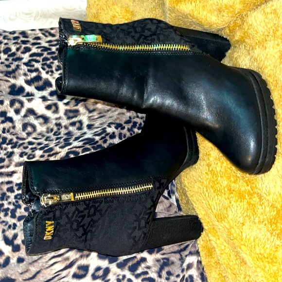 DKNY Tessi Black with Gold zipper Booties (RARE) - Picture 1 of 8